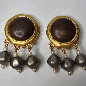 Liz Claiborne Gold tone Dangle Clip-On Earrings Brown Stone, Faux Pearl Grey